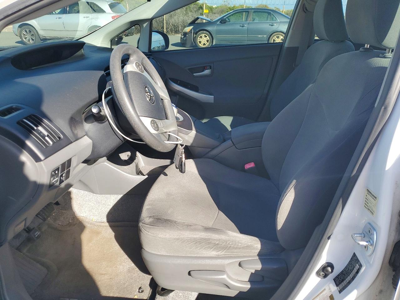 2010 TOYOTA PRIUS photo 7