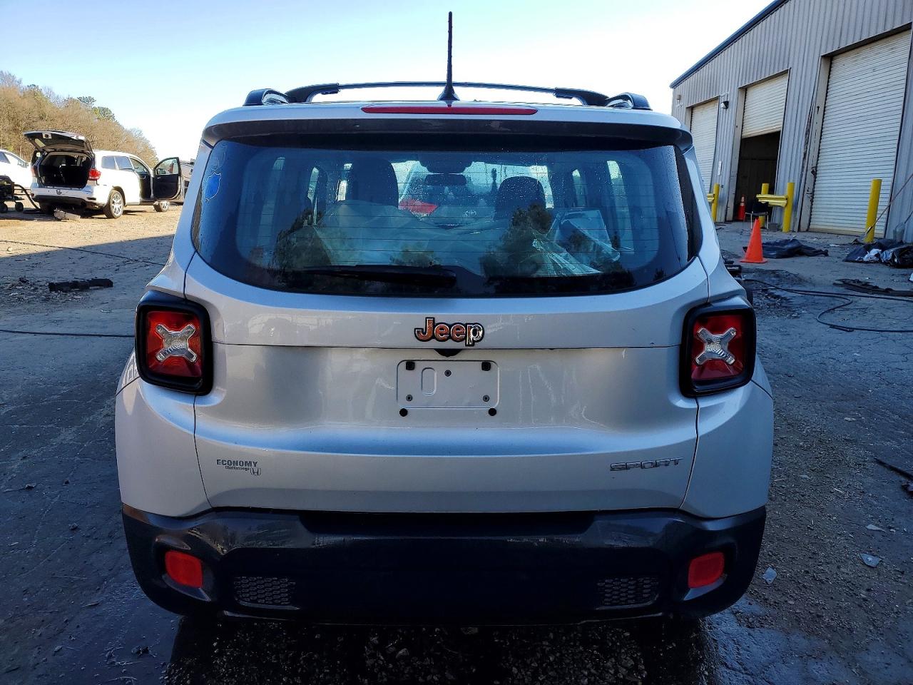 2017 JEEP RENEGADE SPORT photo 6