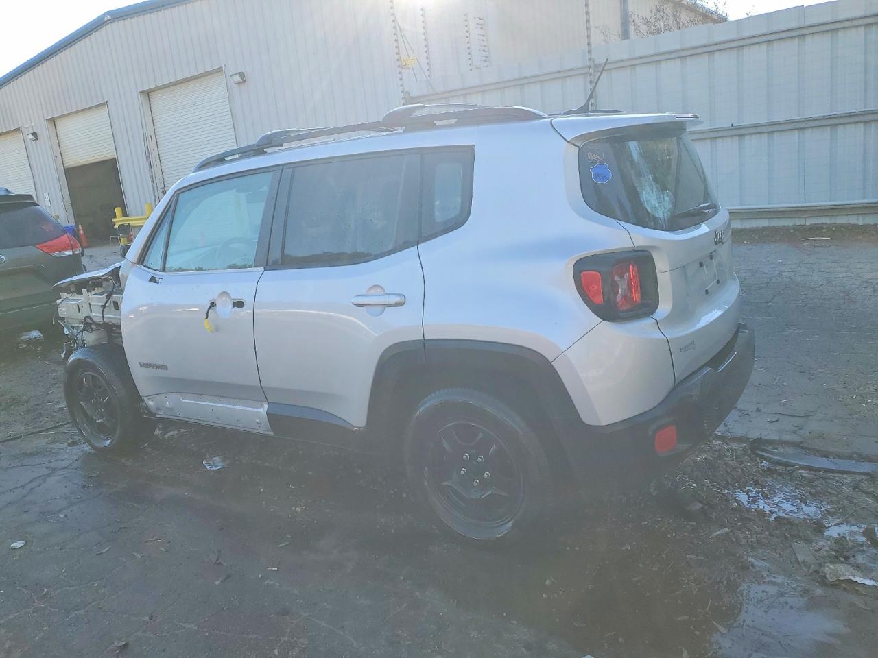 2017 JEEP RENEGADE SPORT photo 2