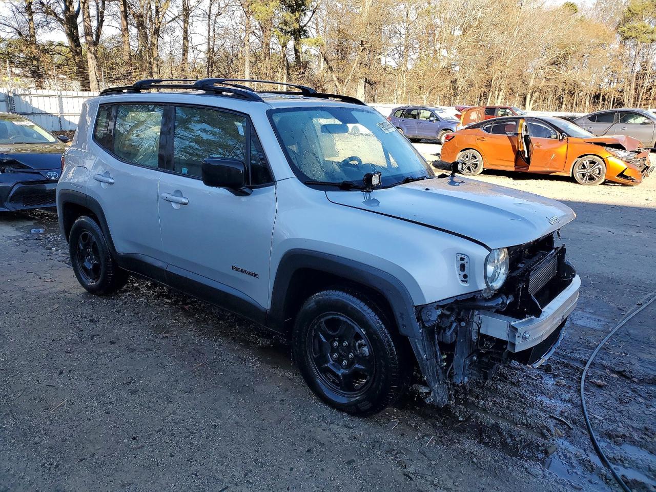 2017 JEEP RENEGADE SPORT photo 4
