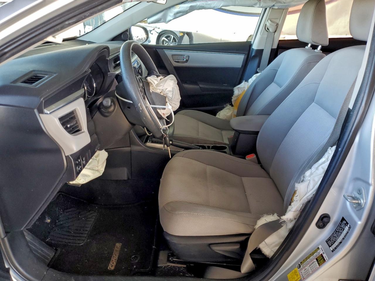 2014 TOYOTA COROLLA L photo 7