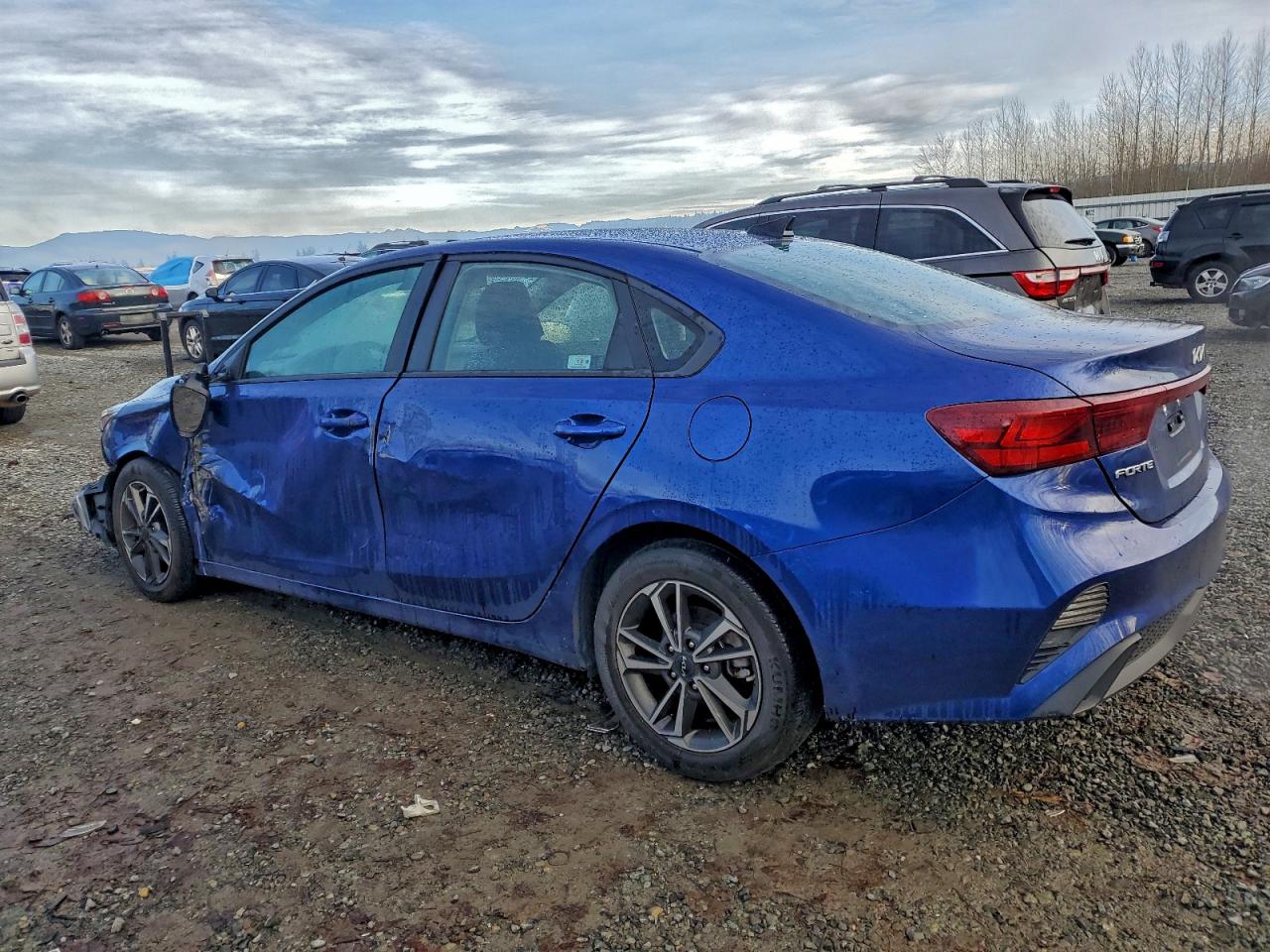 2023 KIA FORTE LX photo 2