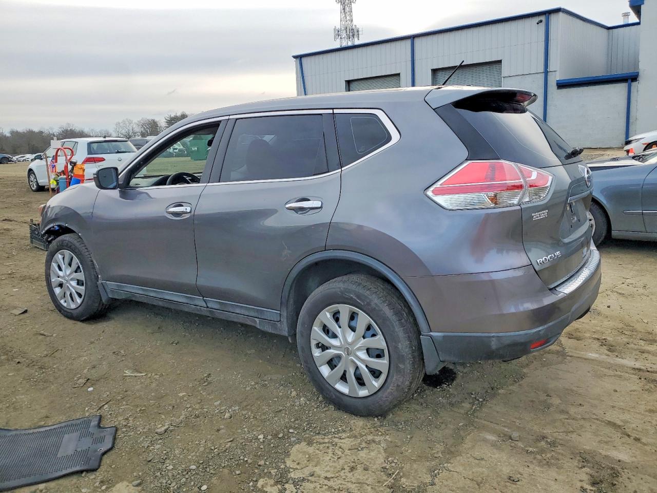 2014 NISSAN ROGUE S photo 2