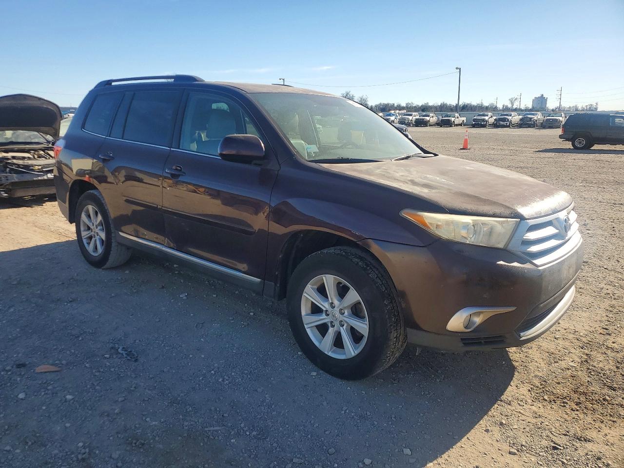 2011 TOYOTA HIGHLANDER BASE photo 4