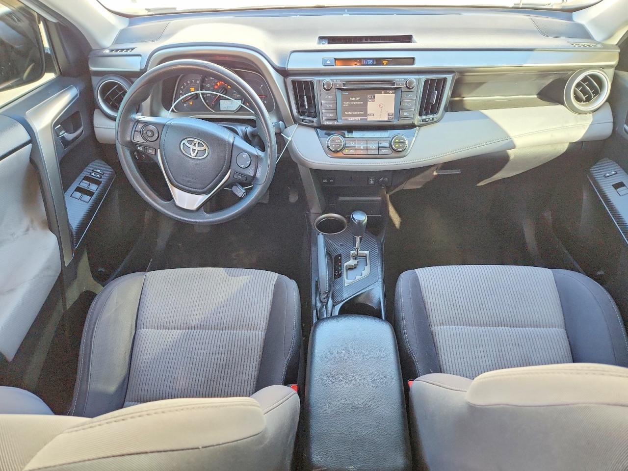 2015 TOYOTA RAV4 XLE photo 8