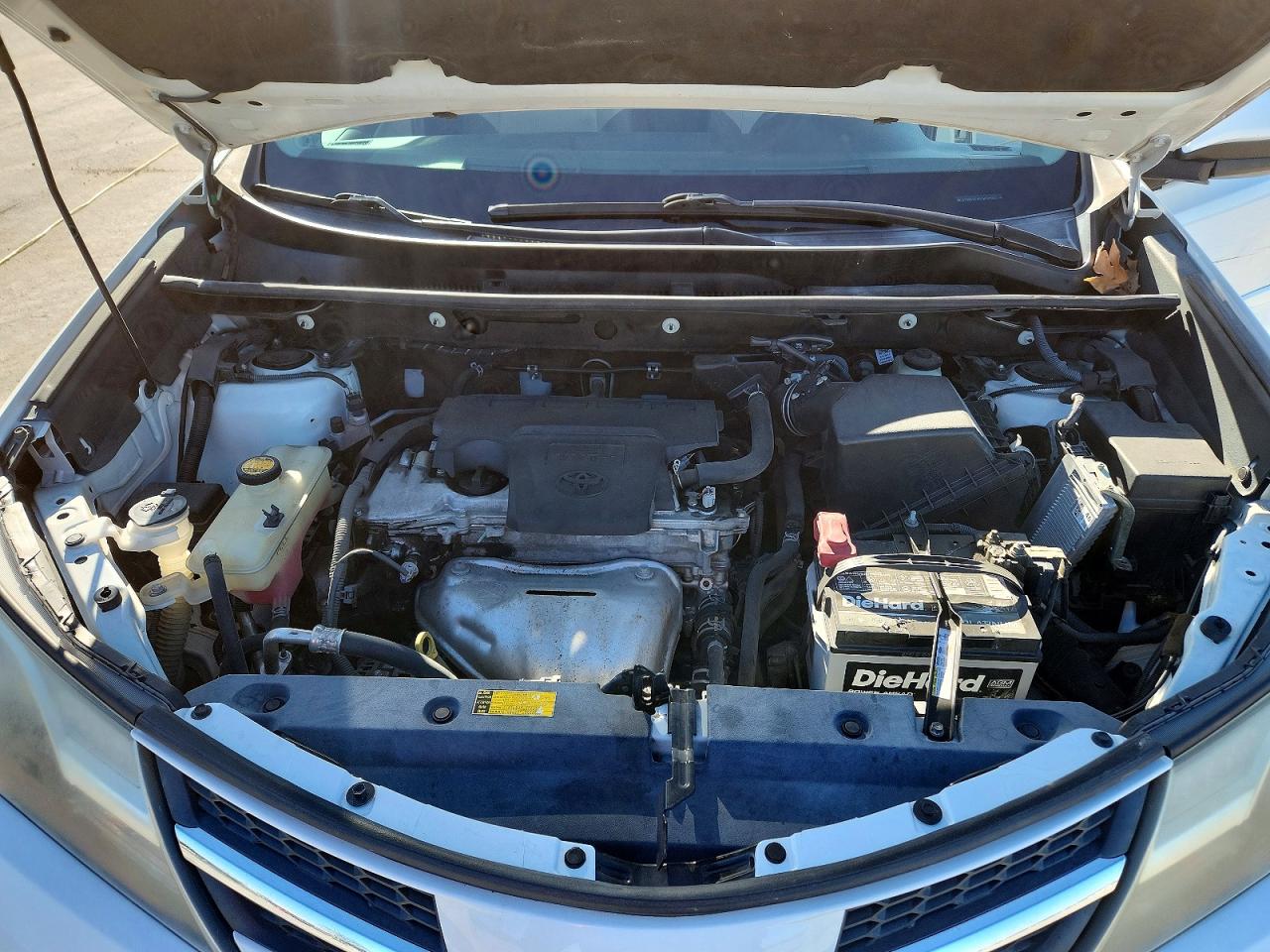 2015 TOYOTA RAV4 XLE photo 12