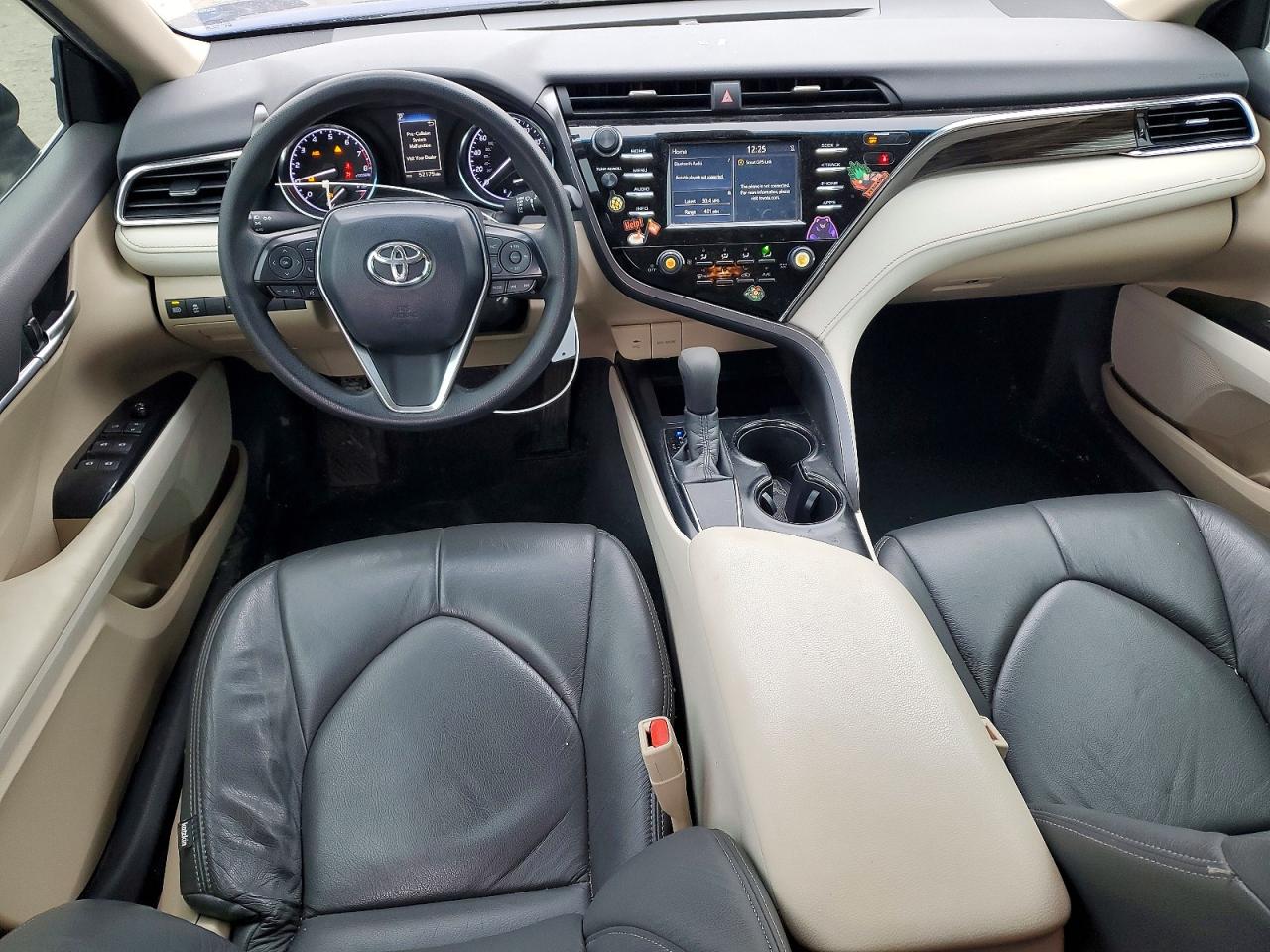 2018 TOYOTA CAMRY L photo 8