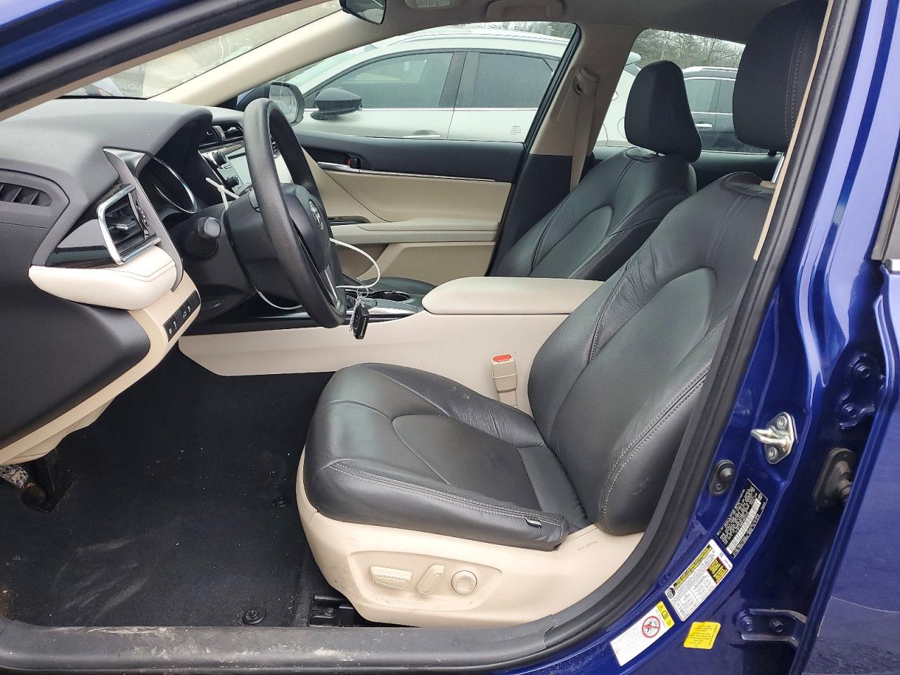 2018 TOYOTA CAMRY L photo 7