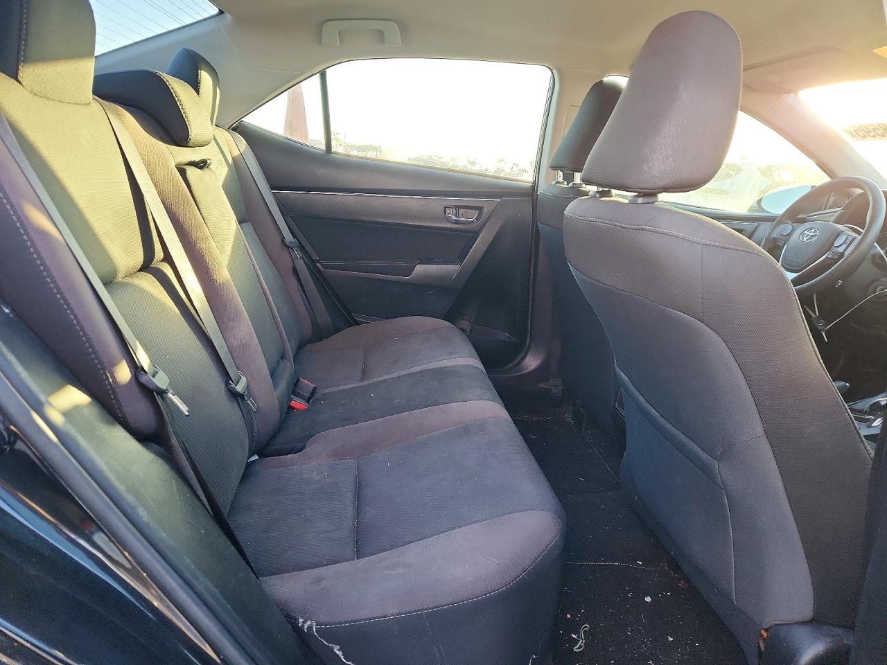 2018 TOYOTA COROLLA L photo 10