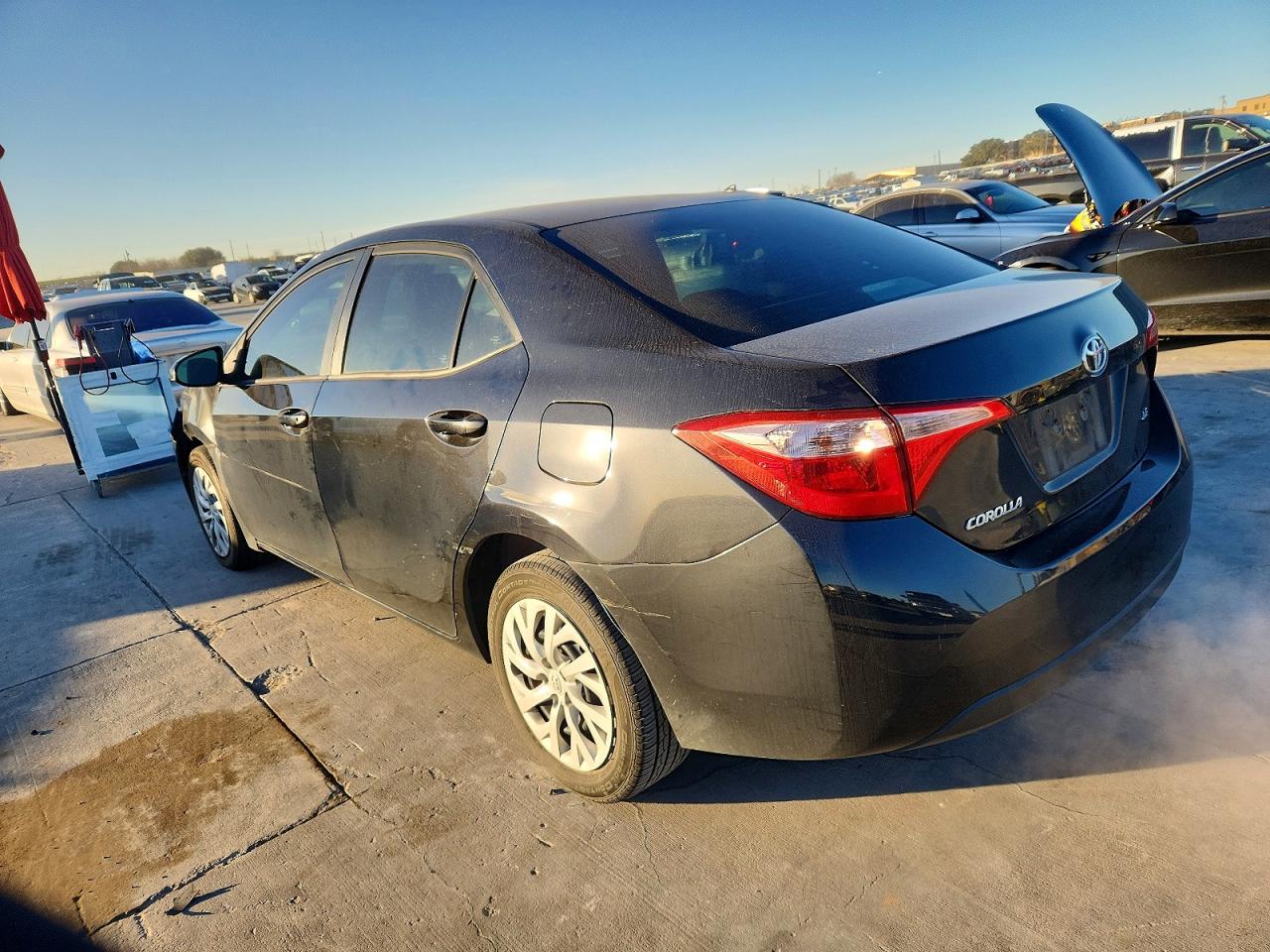 2018 TOYOTA COROLLA L photo 2