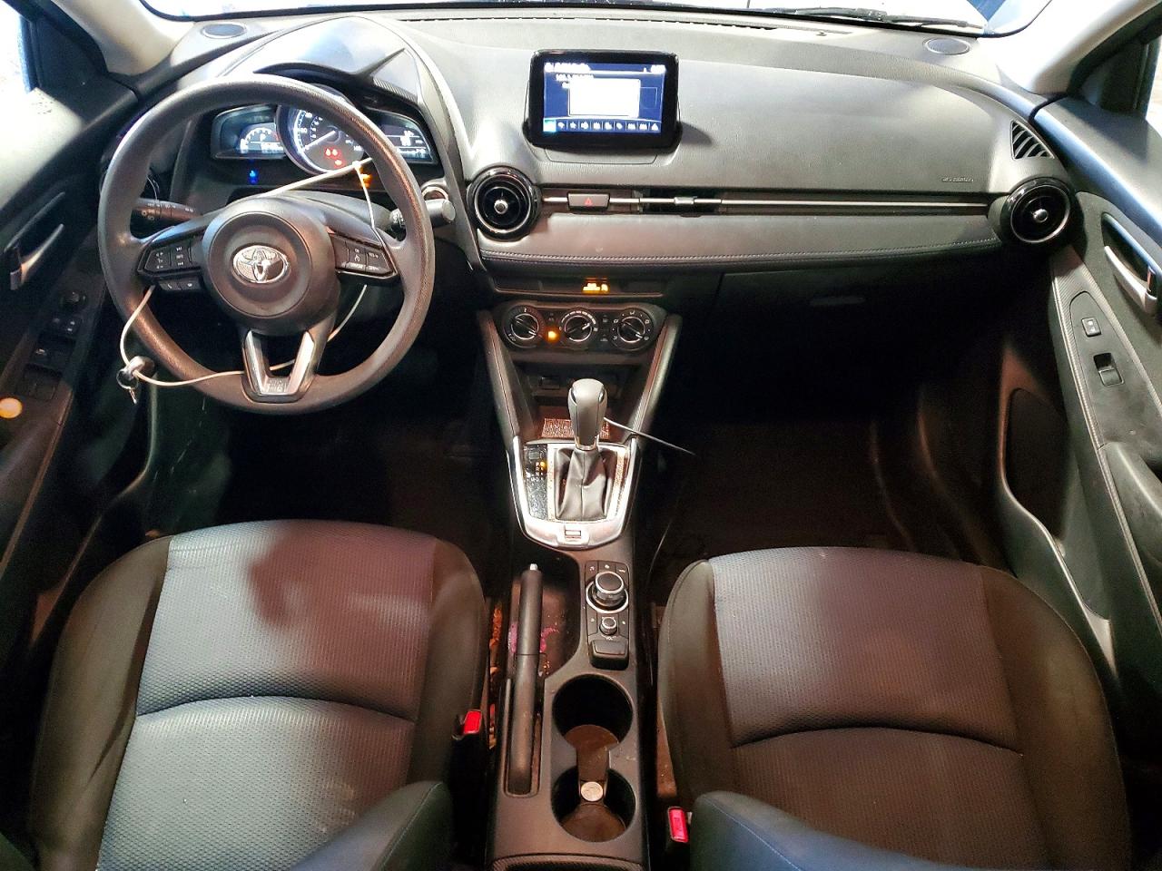 2019 TOYOTA YARIS L photo 8