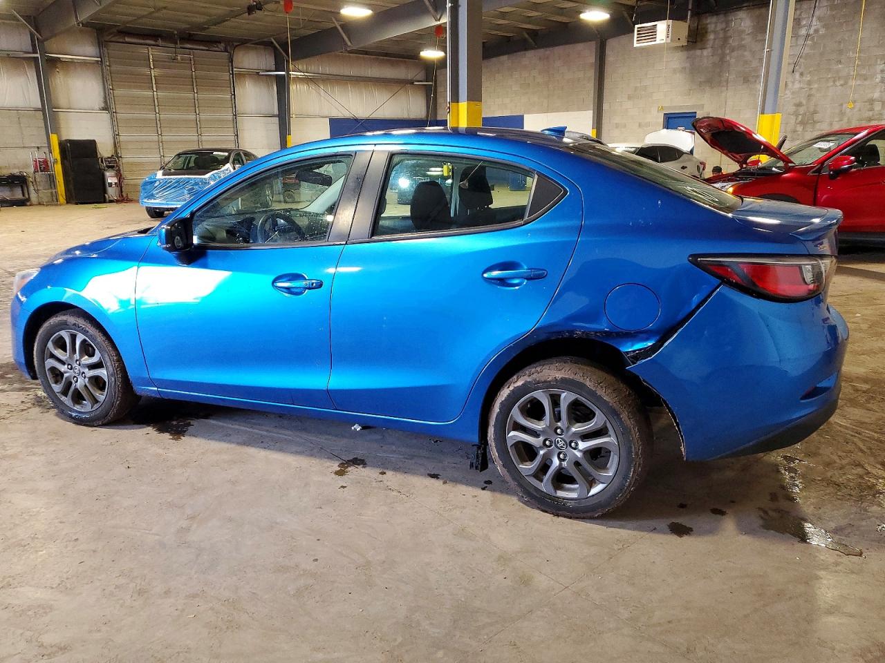 2019 TOYOTA YARIS L photo 2