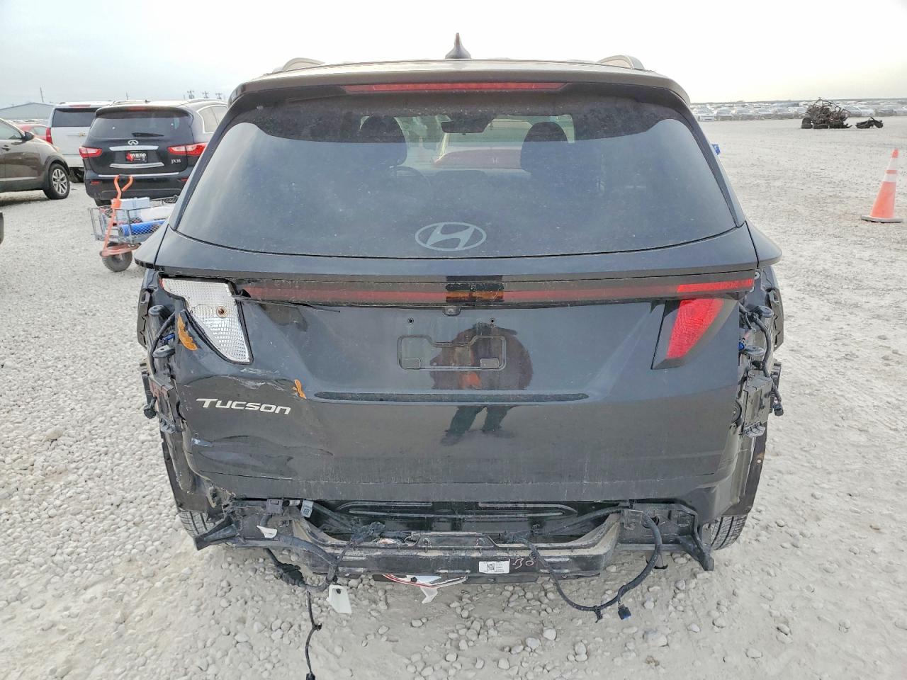 2025 HYUNDAI TUCSON SEL photo 6