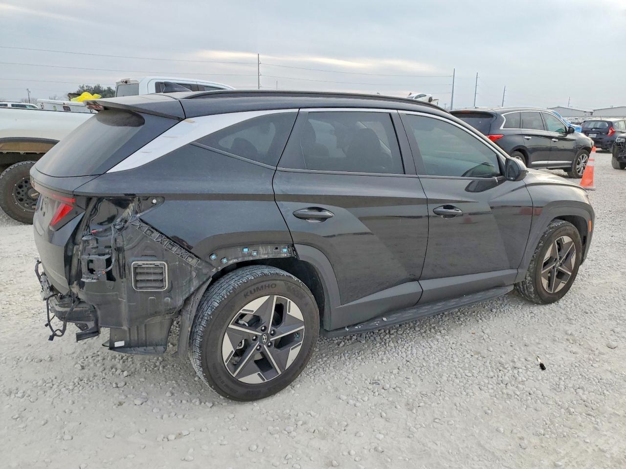 2025 HYUNDAI TUCSON SEL photo 3