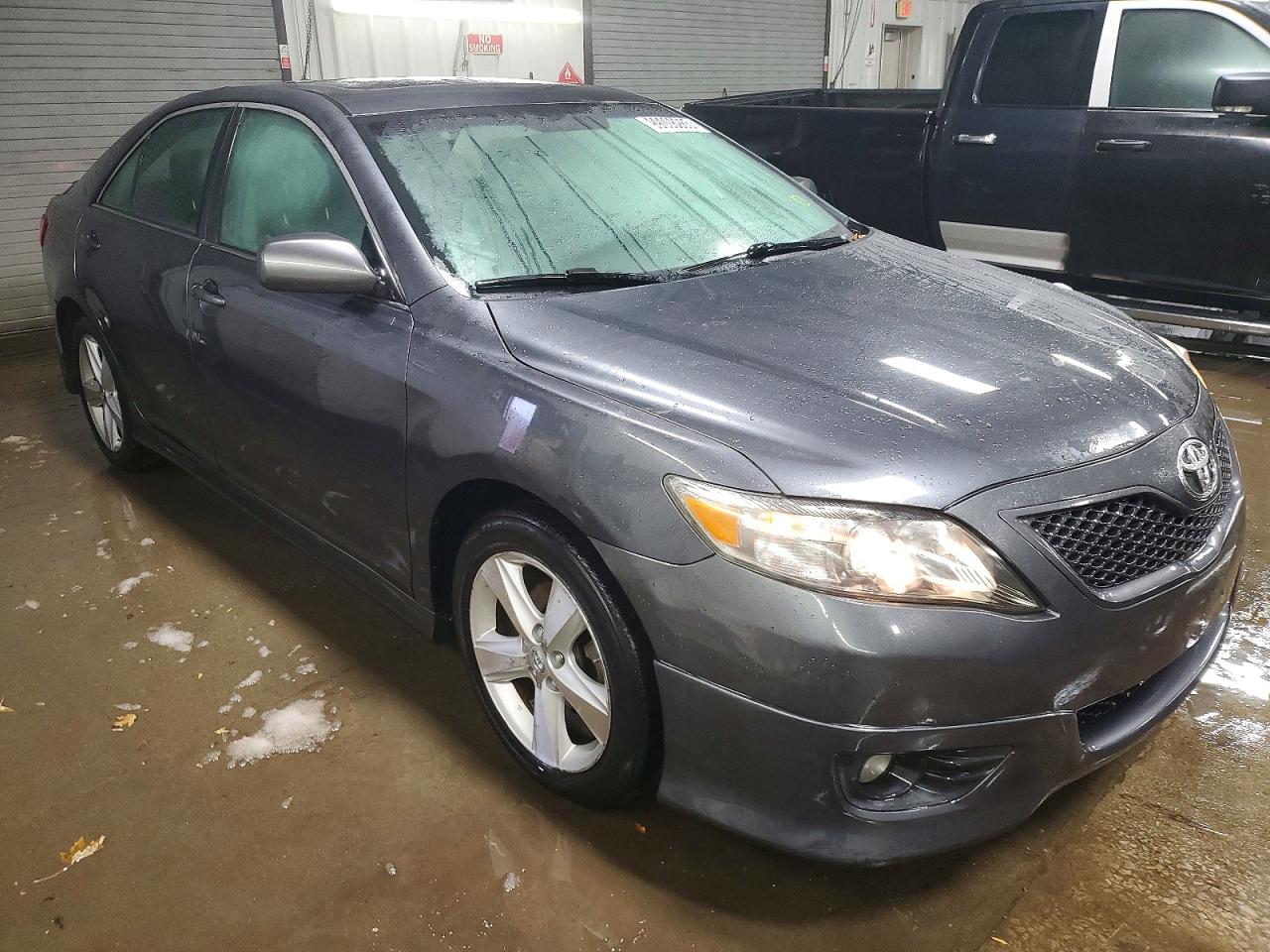2010 TOYOTA CAMRY BASE photo 4