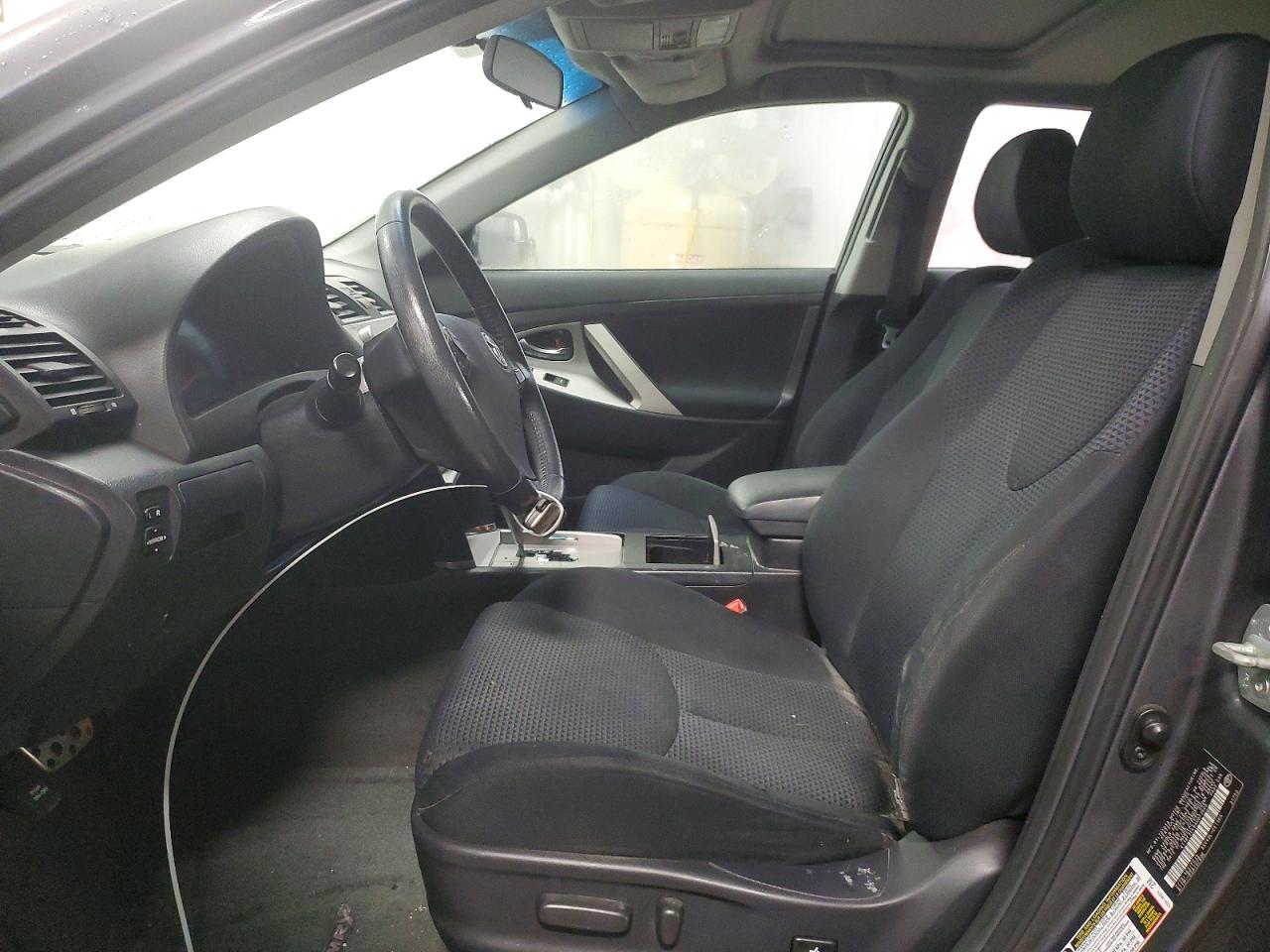 2010 TOYOTA CAMRY BASE photo 7