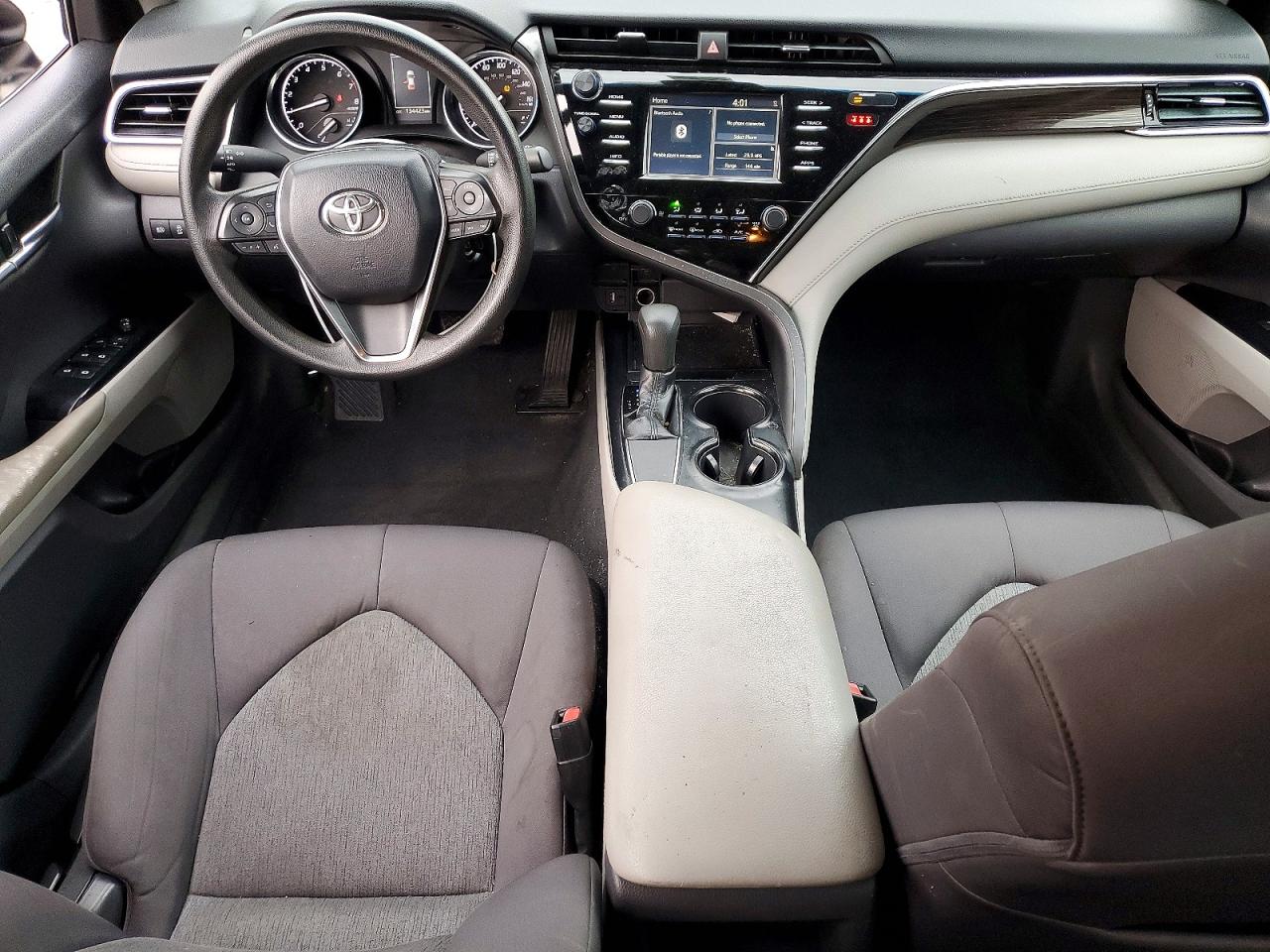 2018 TOYOTA CAMRY L photo 8