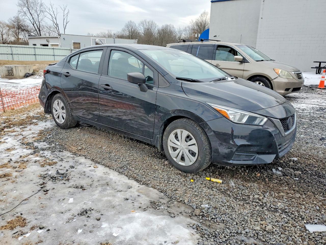2021 NISSAN VERSA S photo 4