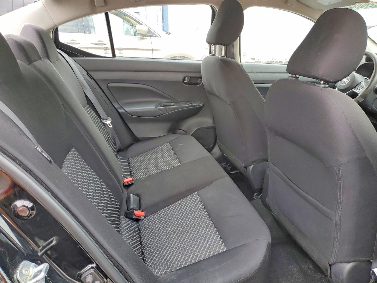 2021 NISSAN VERSA S photo 10