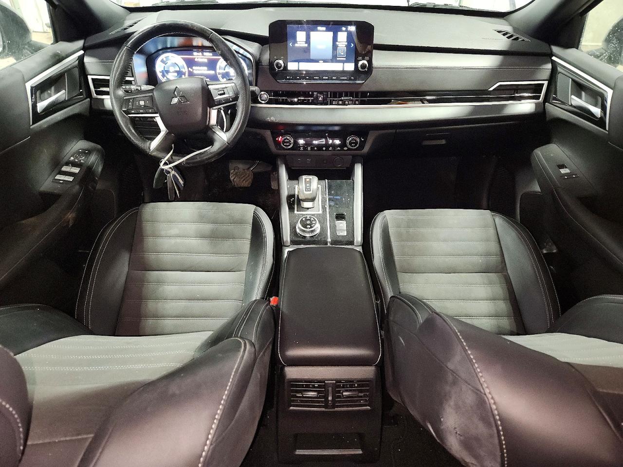 2024 MITSUBISHI OUTLANDER SE photo 8