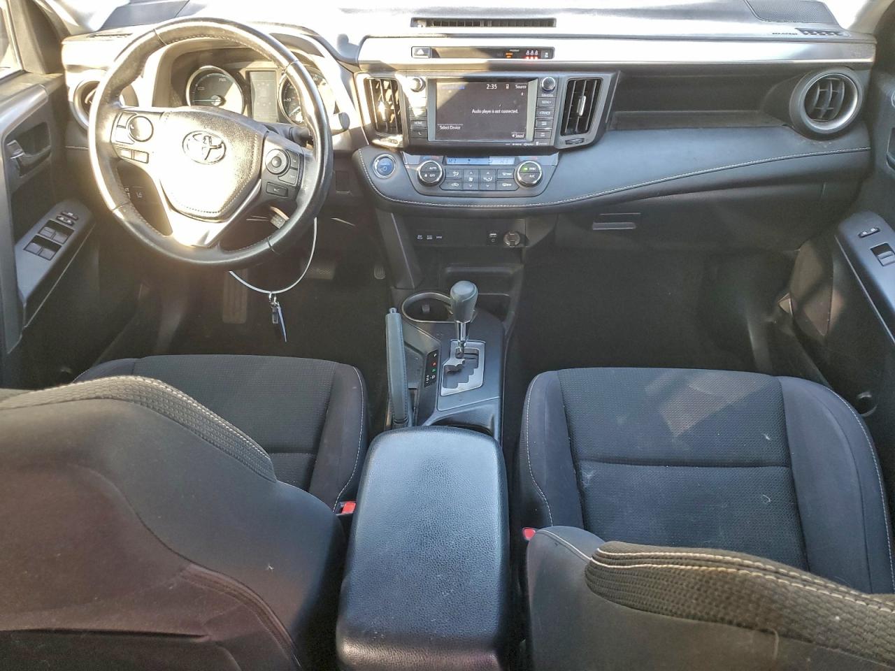 2018 TOYOTA RAV4 HV LE photo 8