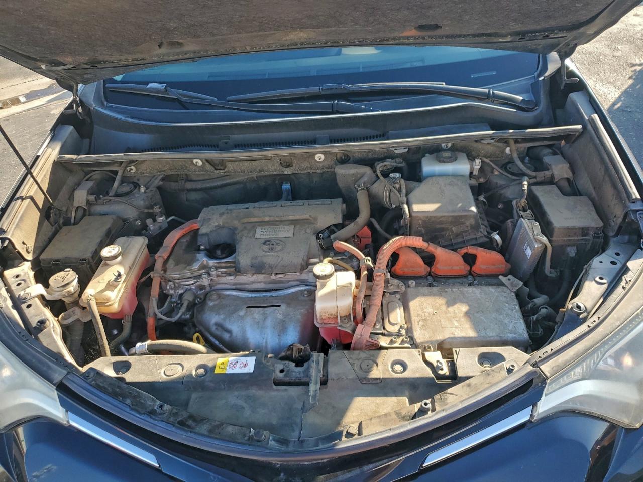 2018 TOYOTA RAV4 HV LE photo 12