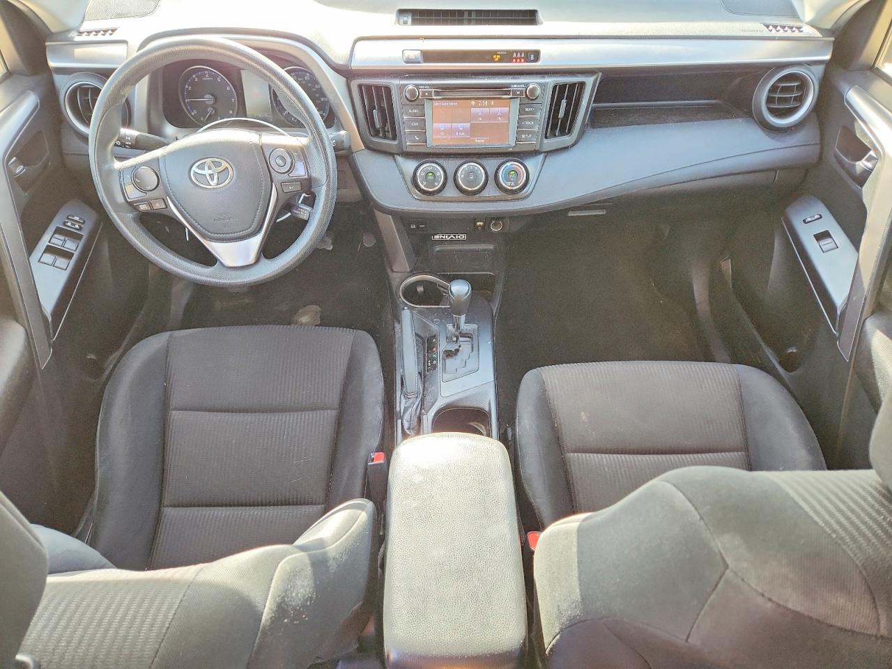 2017 TOYOTA RAV4 LE photo 8