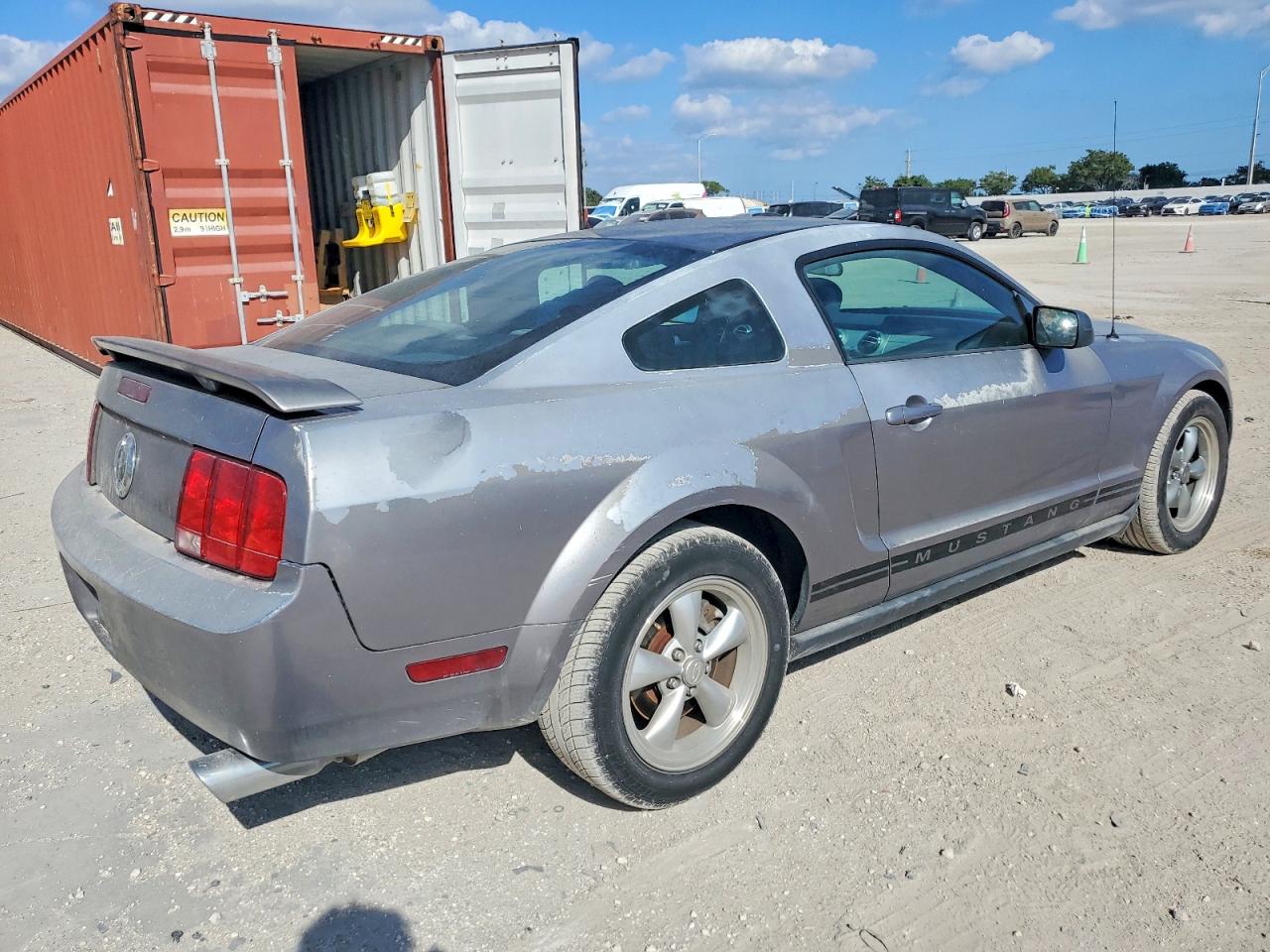 2006 FORD MUSTANG photo 3