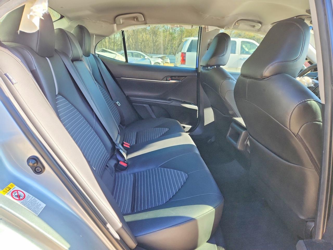 2018 TOYOTA CAMRY L photo 10