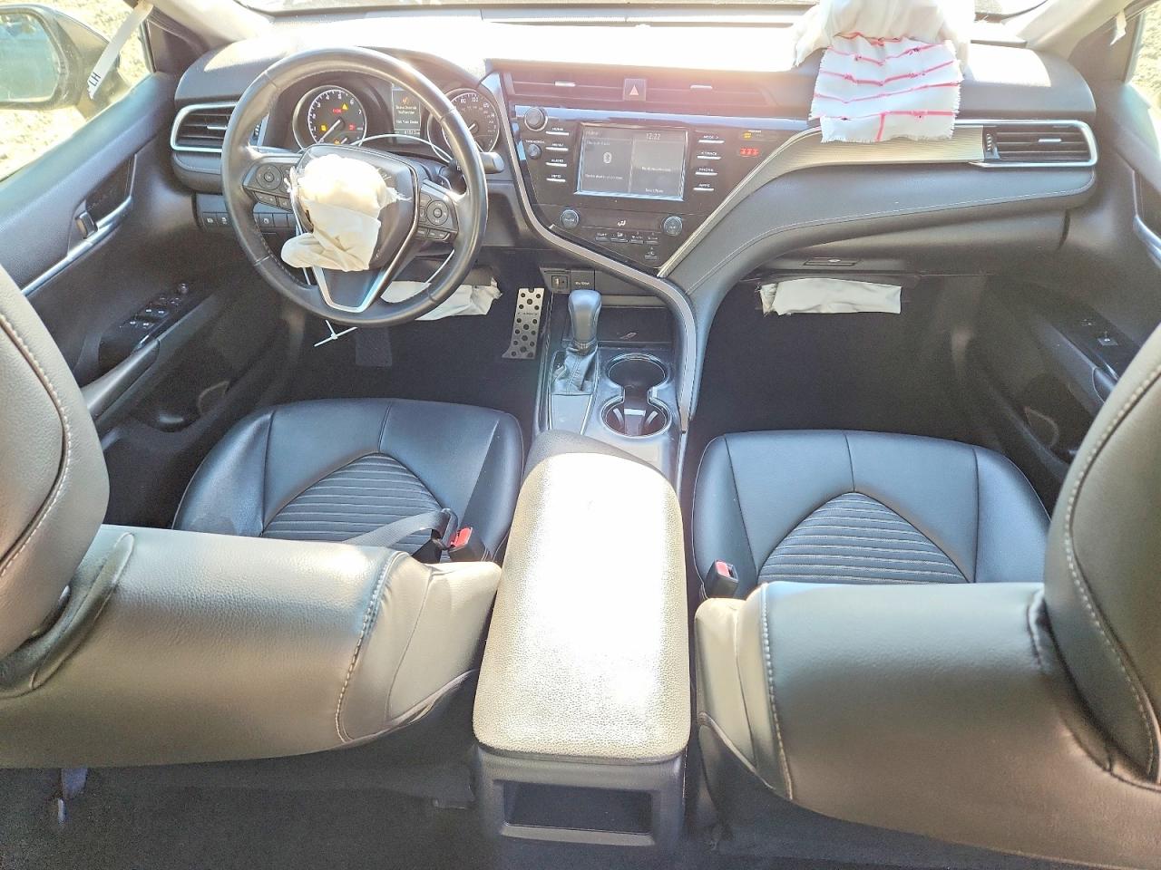 2018 TOYOTA CAMRY L photo 8
