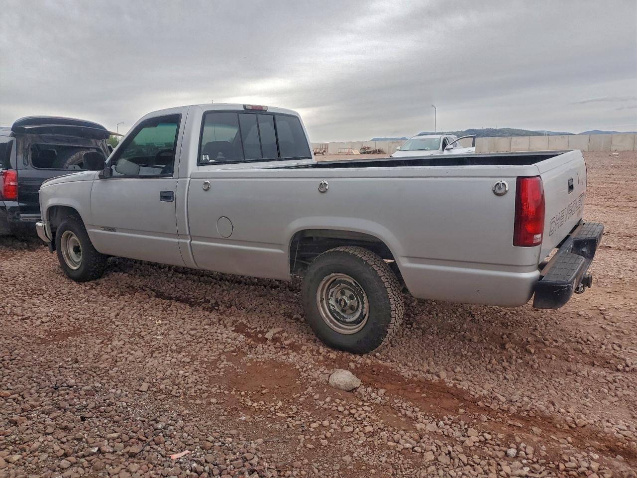 1994 CHEVROLET GMT-400 C1500 photo 2