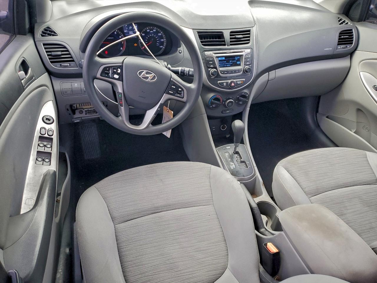 2016 HYUNDAI ACCENT SE photo 8