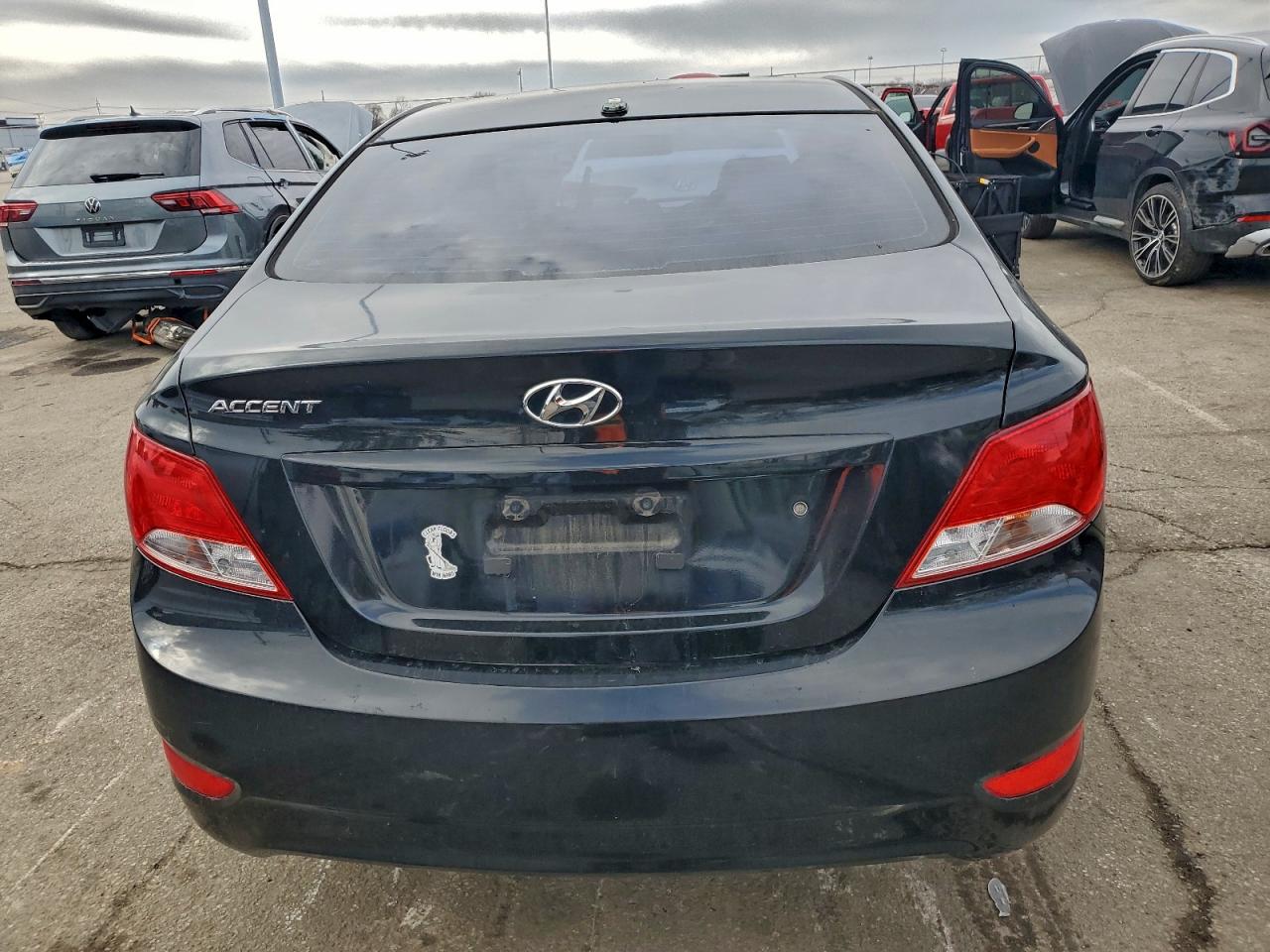 2016 HYUNDAI ACCENT SE photo 6