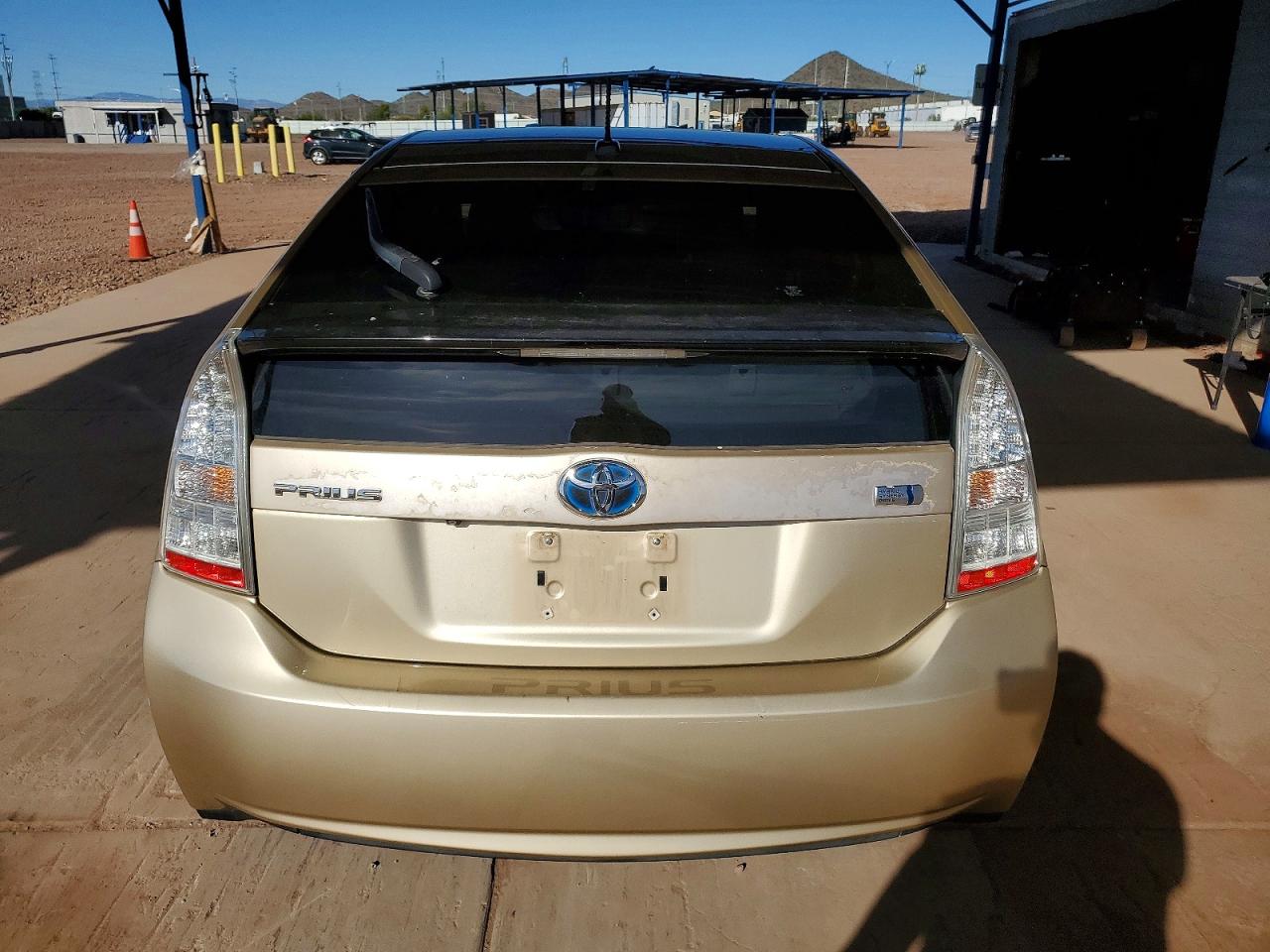 2011 TOYOTA PRIUS photo 11