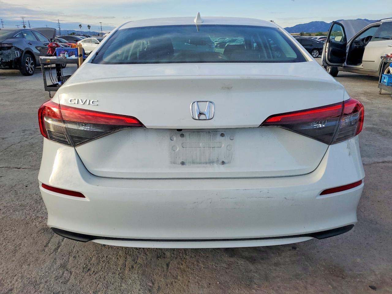 2023 HONDA CIVIC LX photo 6