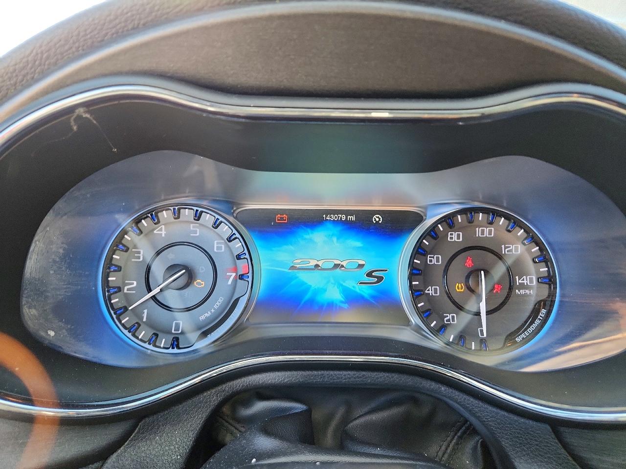 2016 CHRYSLER 200 S photo 9