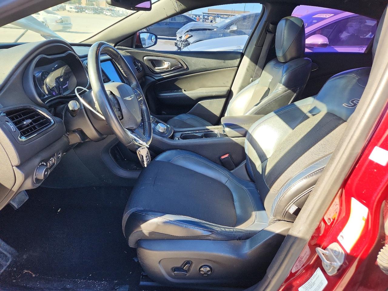 2016 CHRYSLER 200 S photo 7