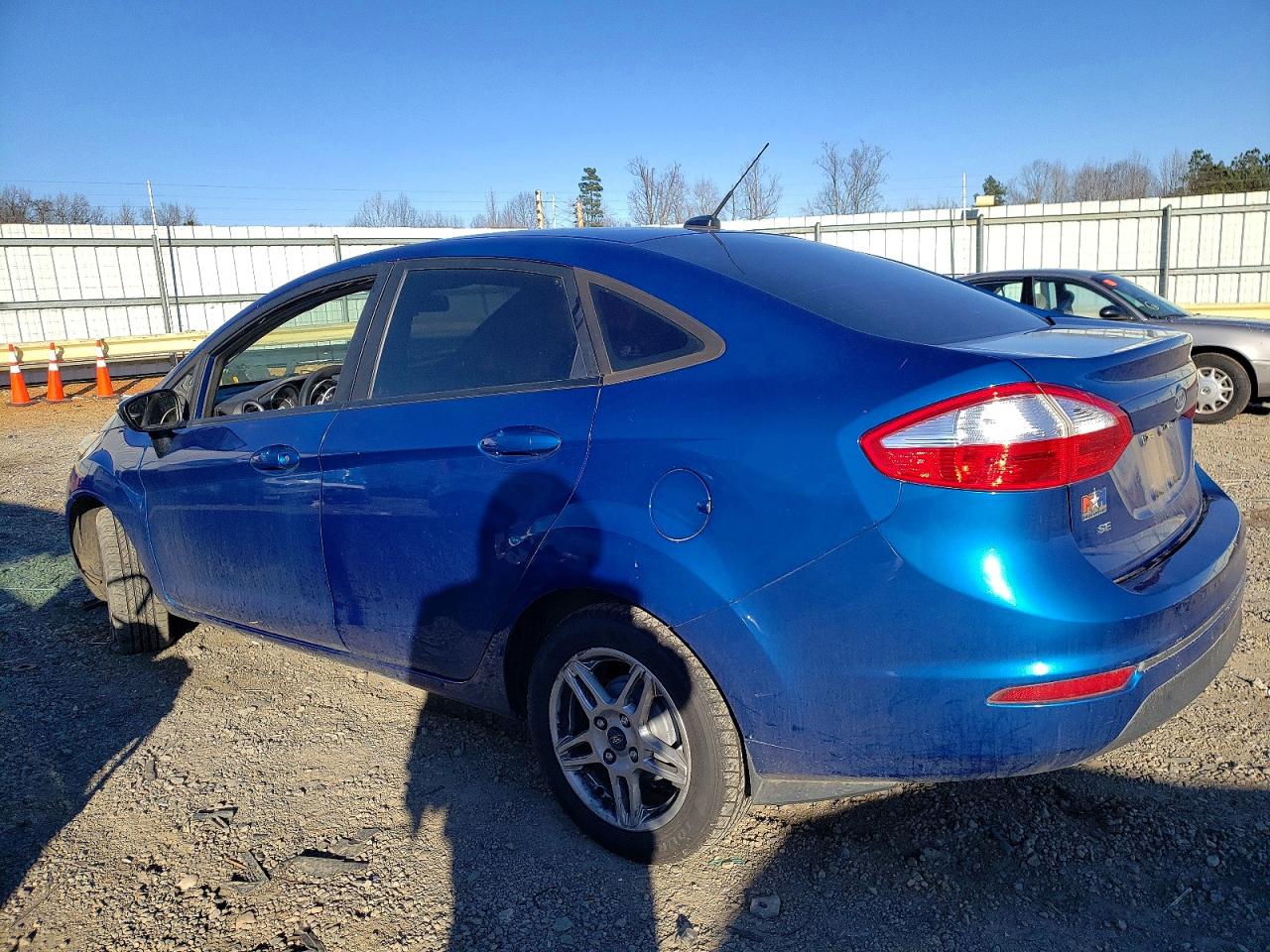 2019 FORD FIESTA SE photo 3