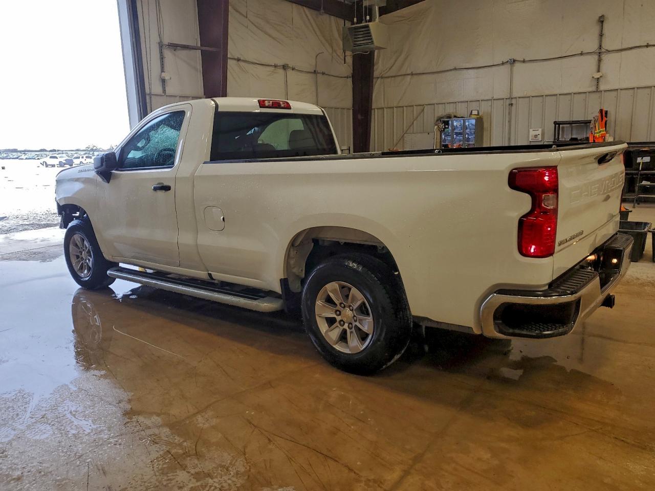 2025 CHEVROLET SILVERADO C1500 photo 2