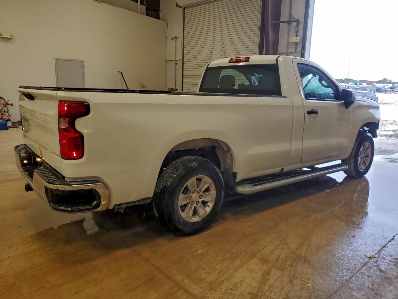 2025 CHEVROLET SILVERADO C1500 photo 3