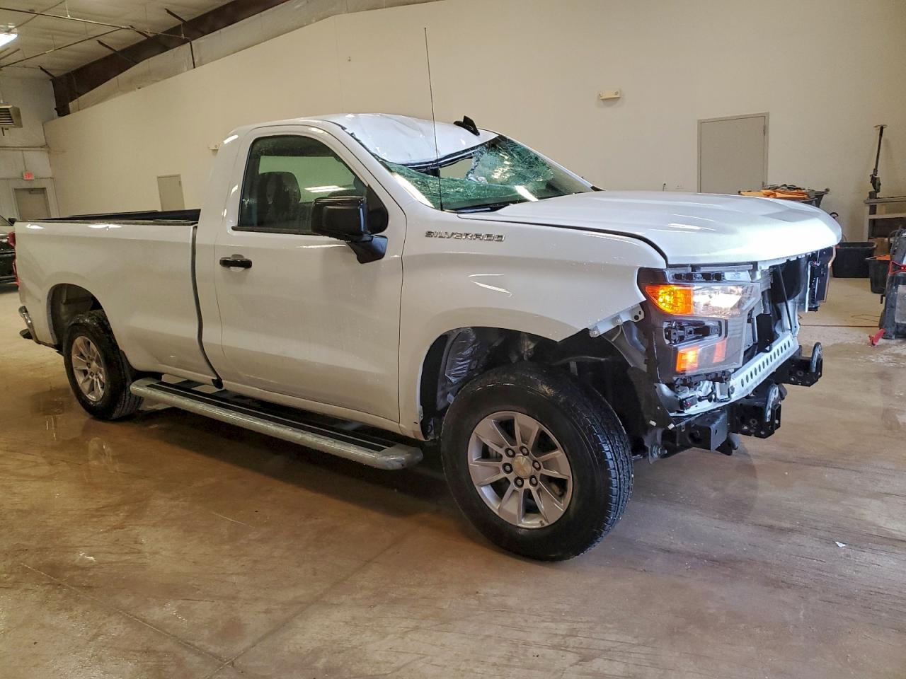 2025 CHEVROLET SILVERADO C1500 photo 4