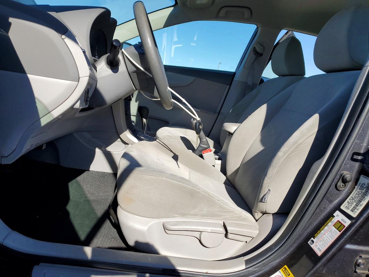2010 TOYOTA COROLLA BASE photo 7