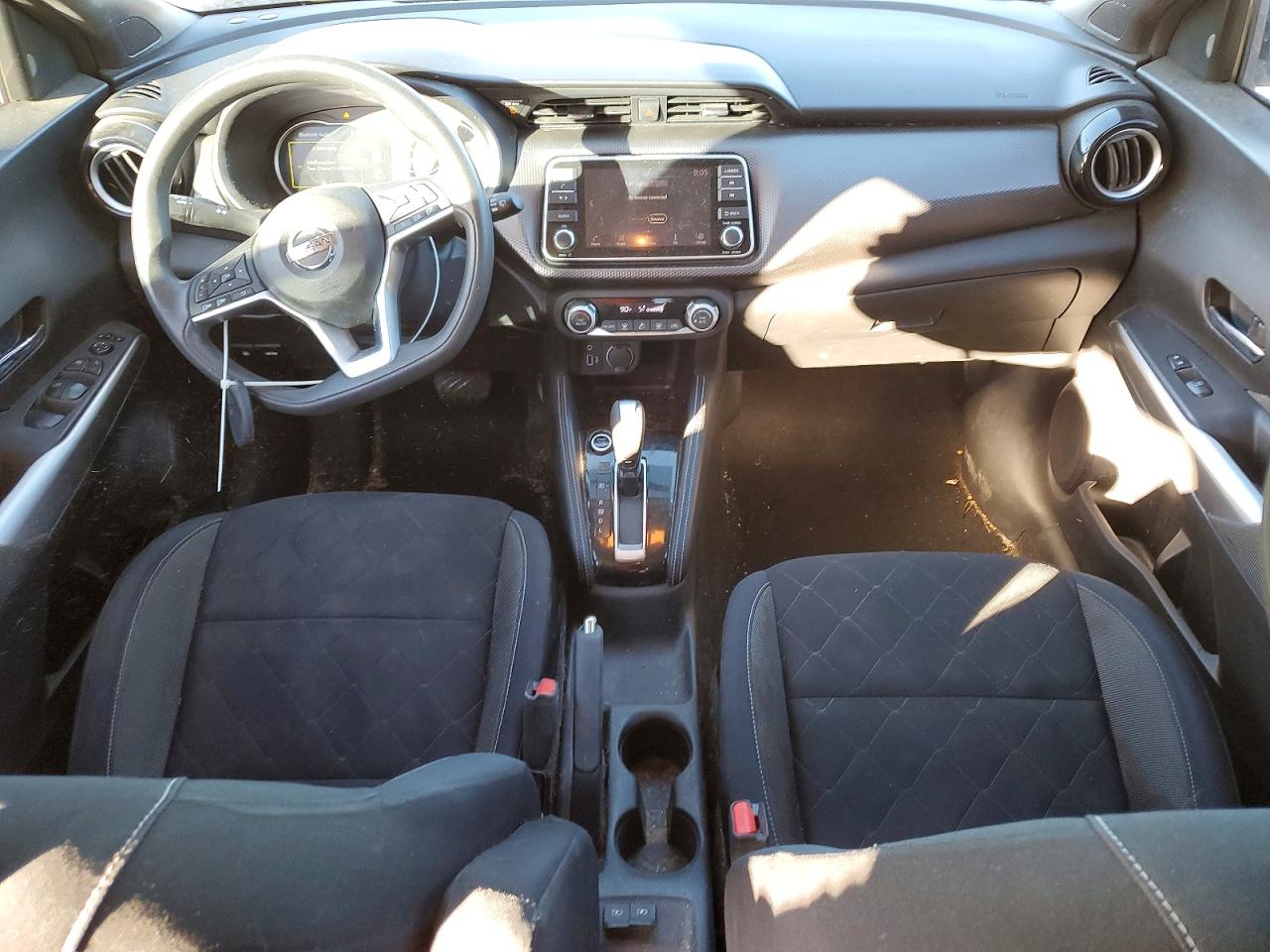 2018 NISSAN KICKS S photo 8