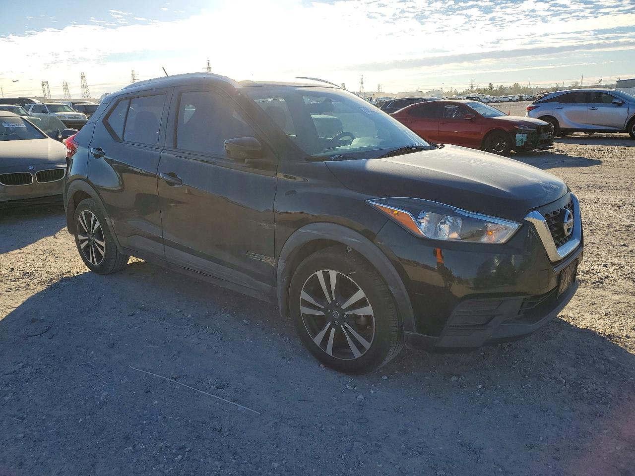 2018 NISSAN KICKS S photo 4