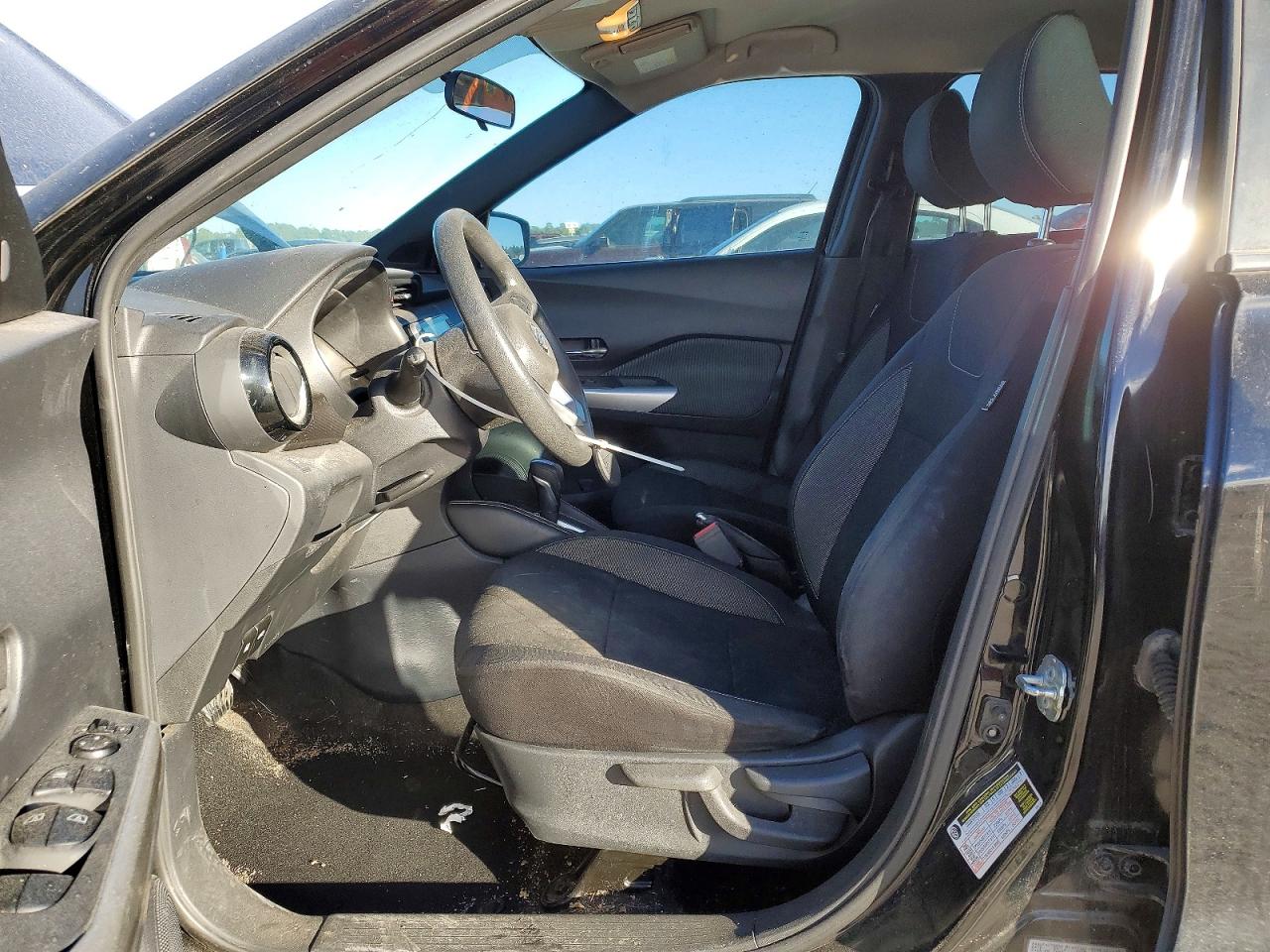 2018 NISSAN KICKS S photo 7