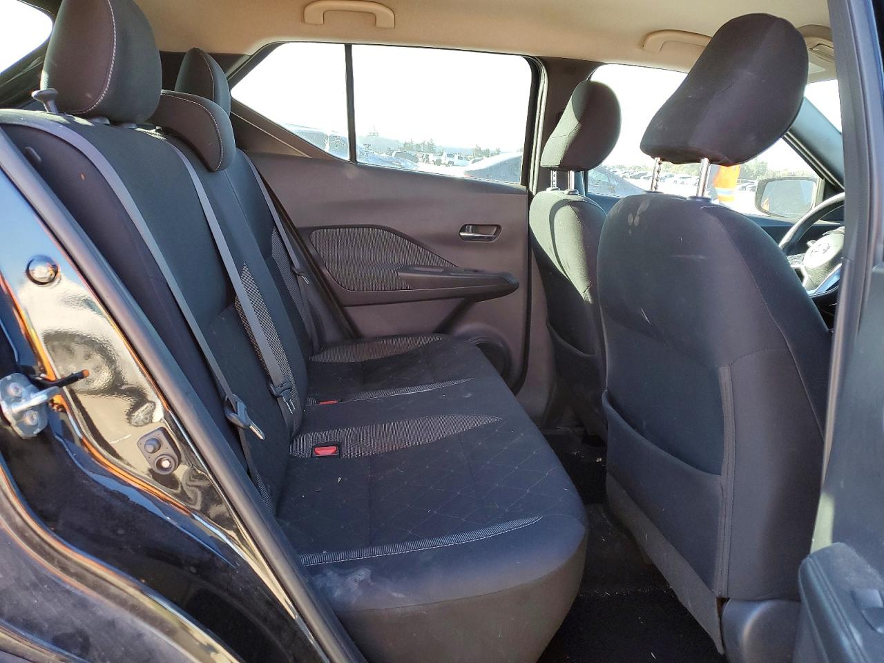 2018 NISSAN KICKS S photo 11