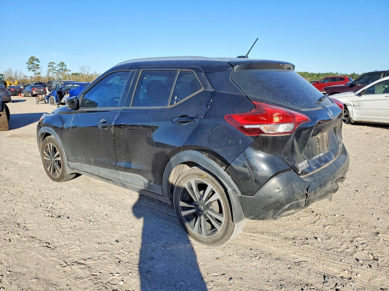 2018 NISSAN KICKS S photo 2