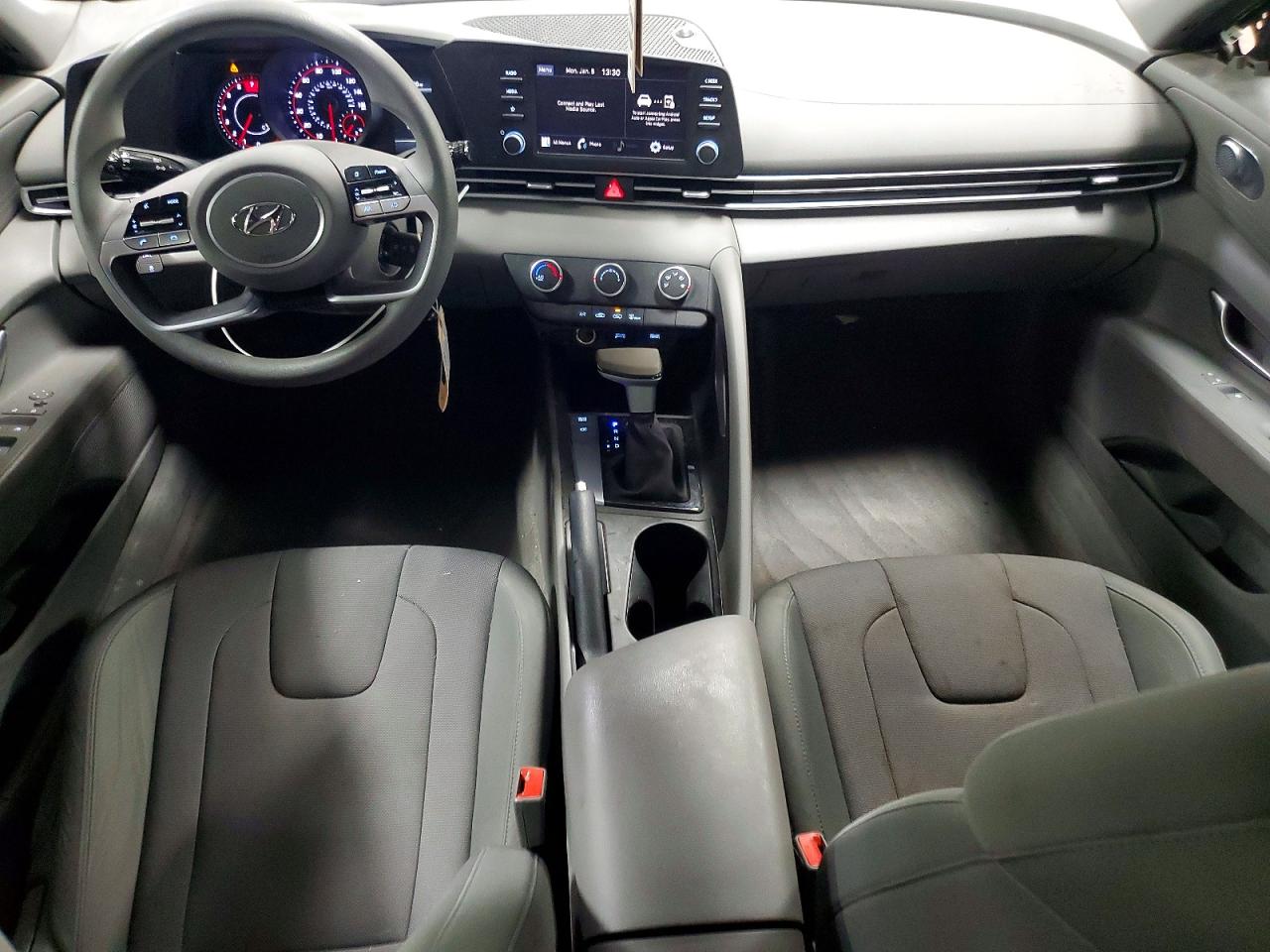 2023 HYUNDAI ELANTRA SE photo 8