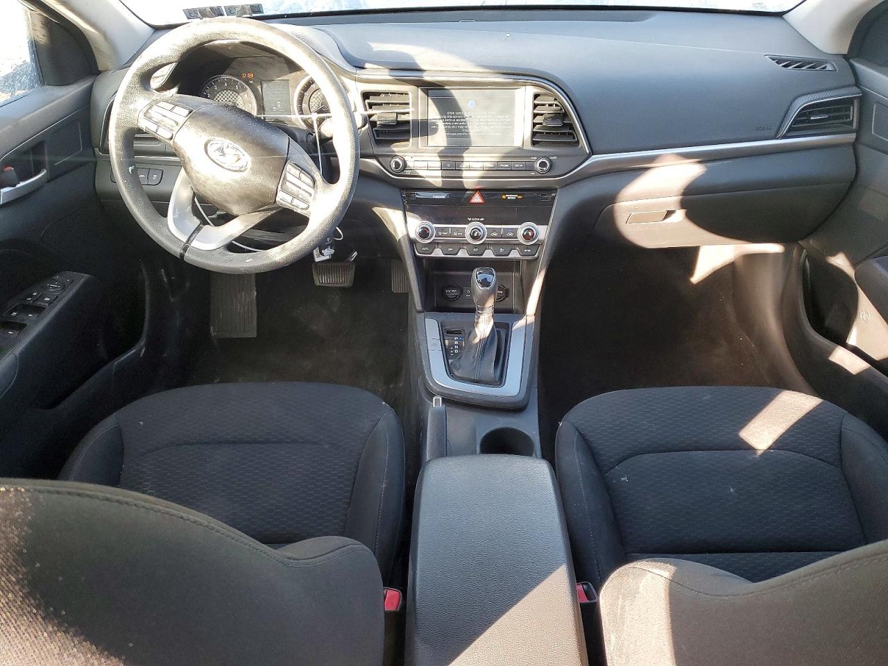2020 HYUNDAI ELANTRA SEL photo 8