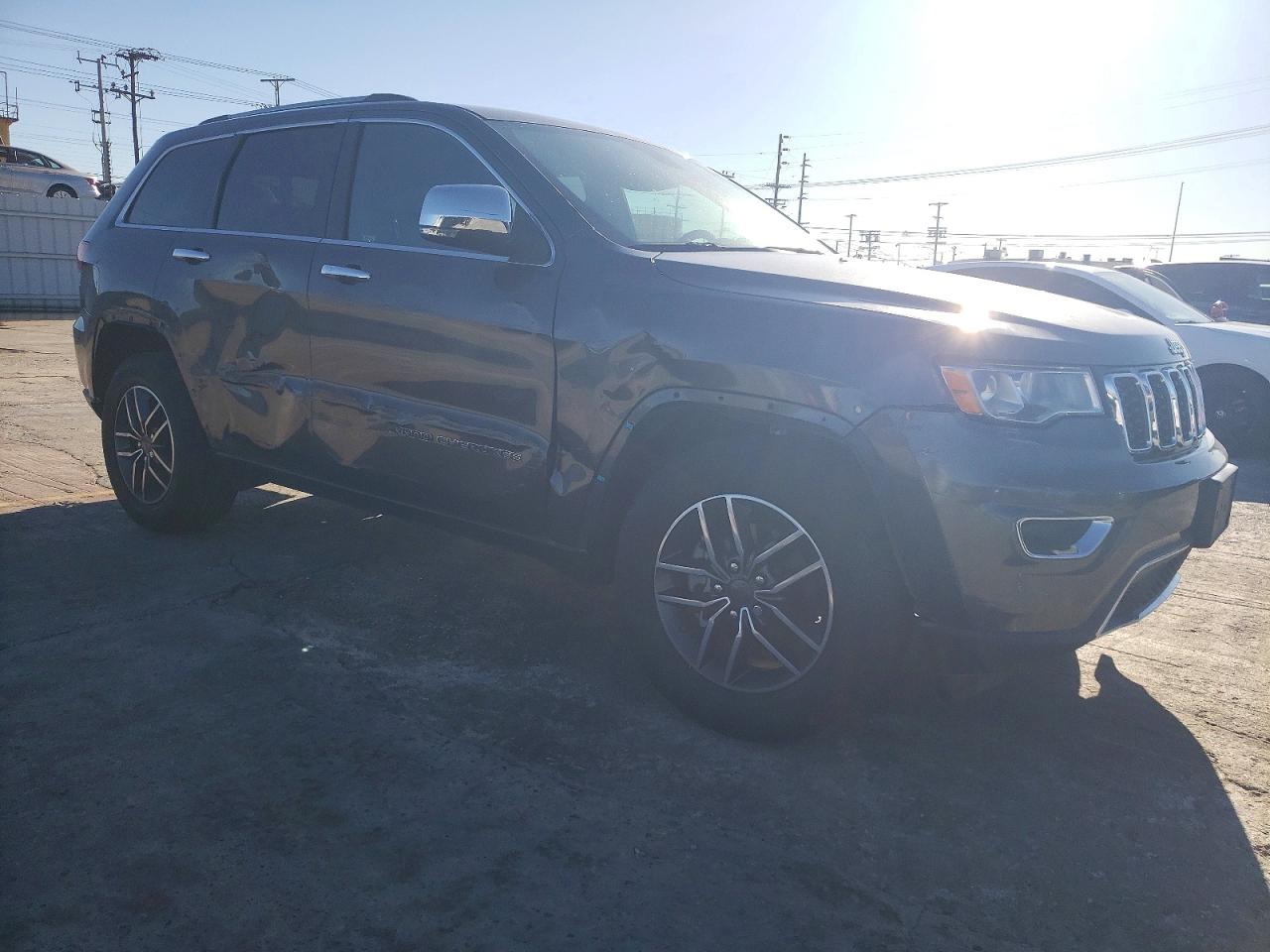 2019 JEEP GRAND CHEROKEE LIMITED photo 4